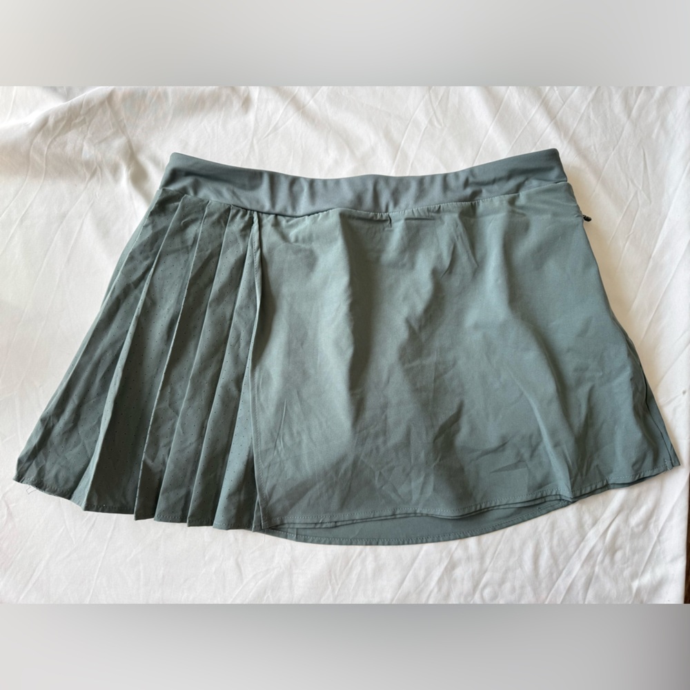 Avia Women's Skort in Sage Green